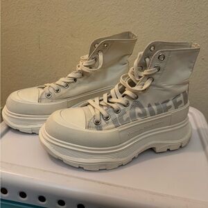 Alexander McQueen Tread Slick Boot
Graffiti White Silver (Women's) (fits like 8)